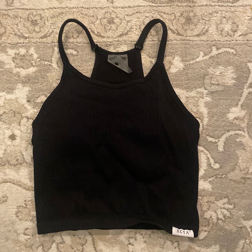 ACTA Cropped tank with built in bra